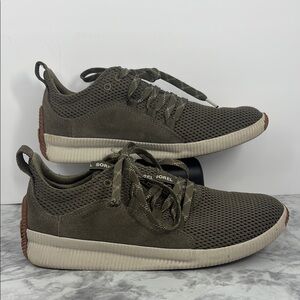 Sorel olive Green and Brown suede and mesh upper Sneakers lace up sz 9